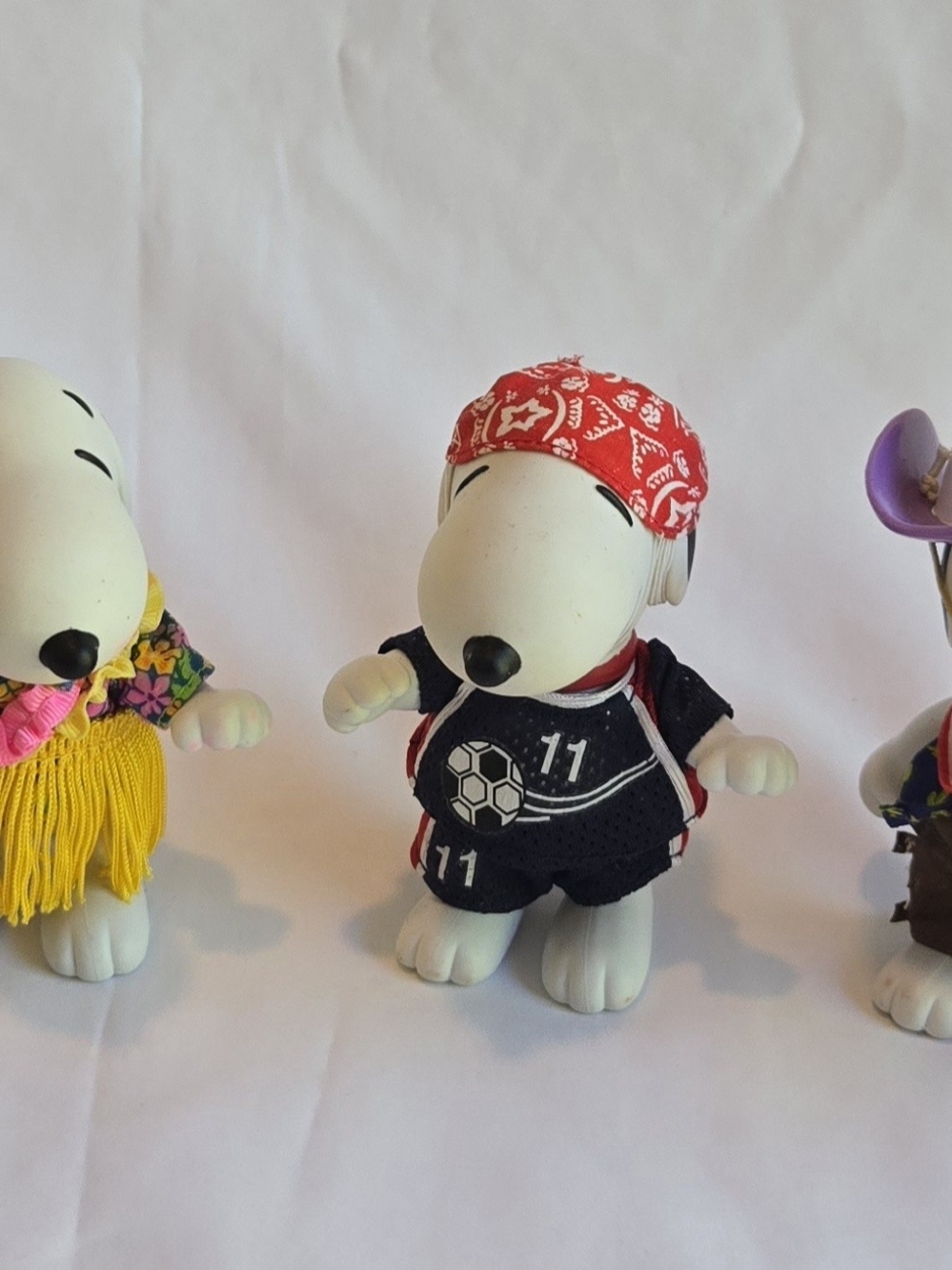 Five (5) McDonald's Snoopy World Tour Figures 1999 Peanuts Costumes Set